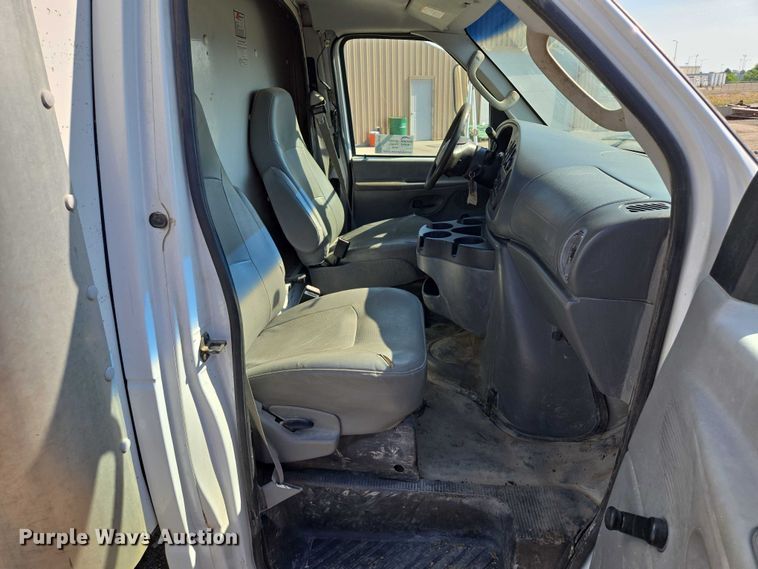 image for item EF1845 2006 Ford E350 box truck