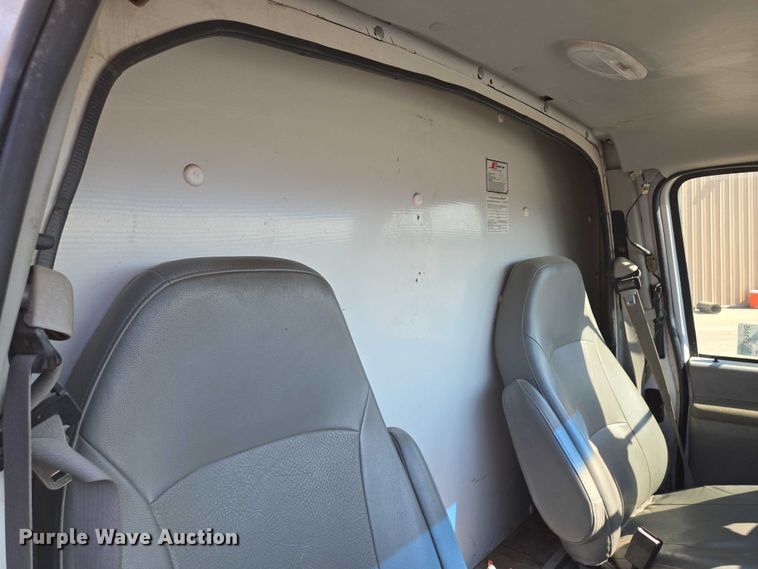 image for item EF1845 2006 Ford E350 box truck