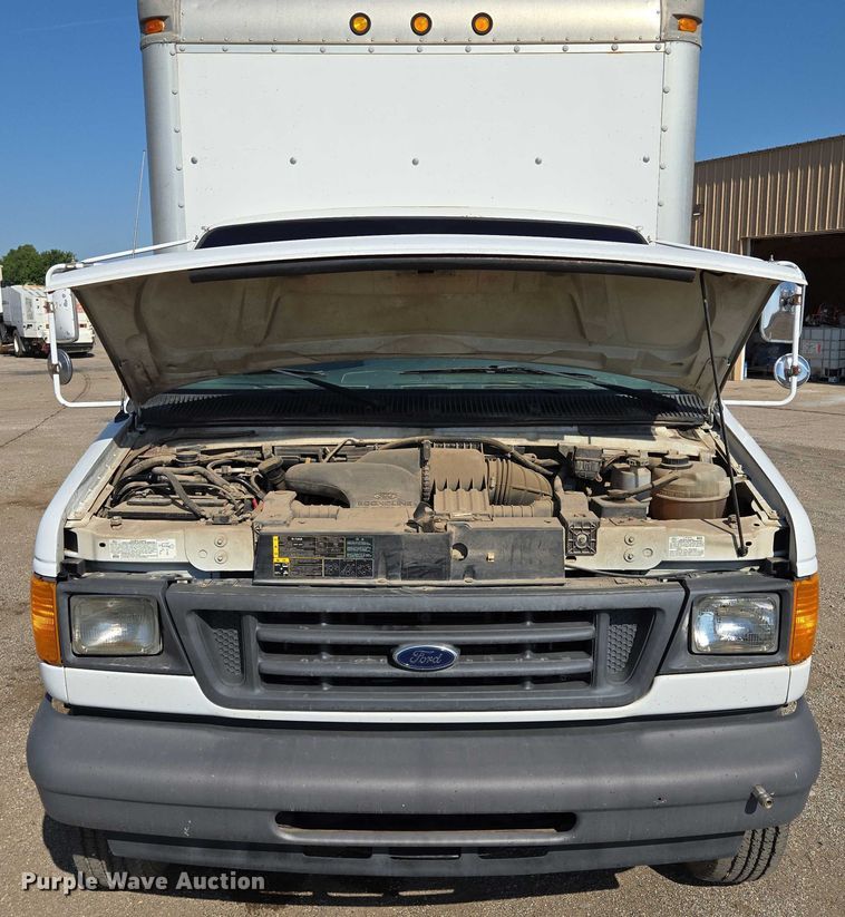 image for item EF1845 2006 Ford E350 box truck