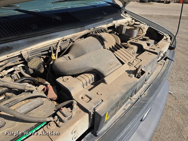 image for item EF1845 2006 Ford E350 box truck