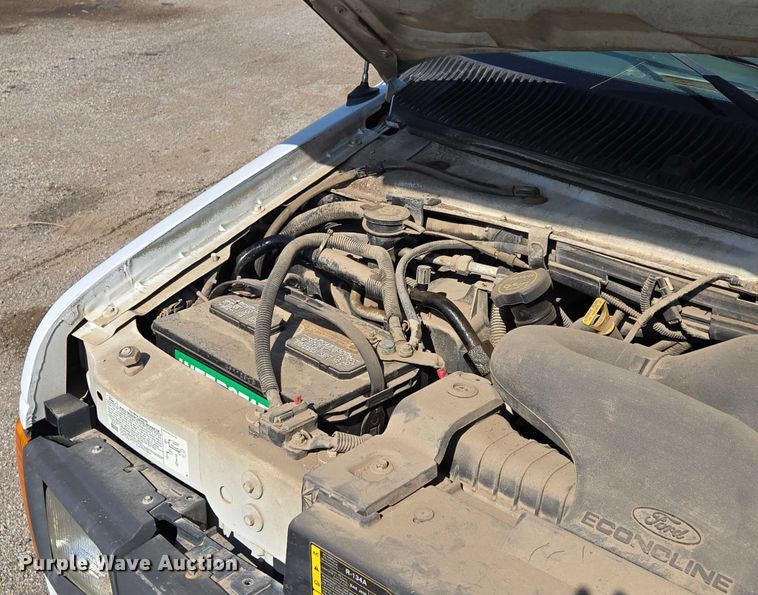 image for item EF1845 2006 Ford E350 box truck