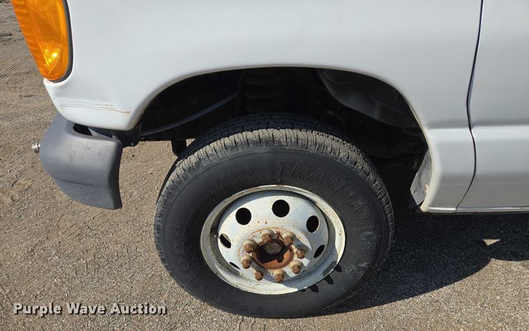 image for item EF1845 2006 Ford E350 box truck