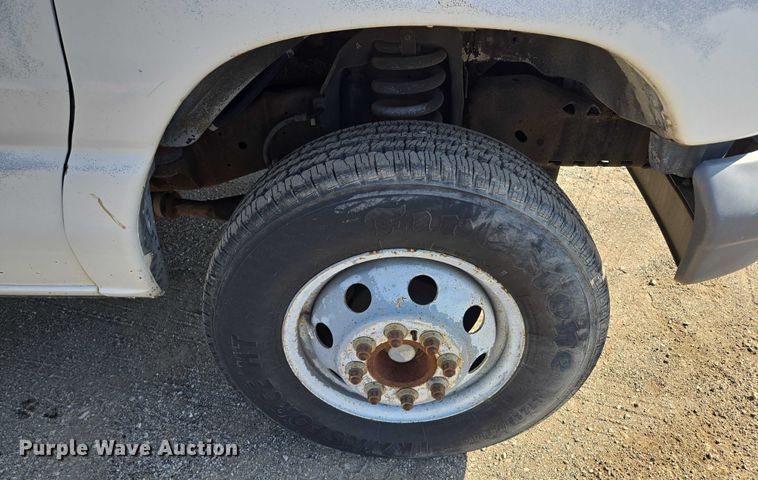 image for item EF1845 2006 Ford E350 box truck