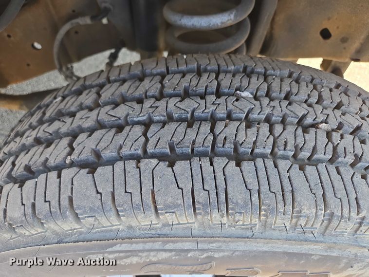 image for item EF1845 2006 Ford E350 box truck