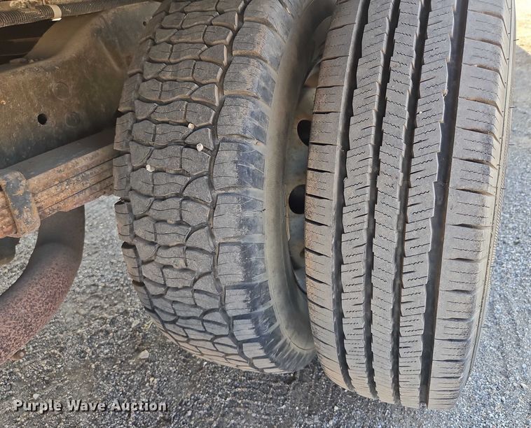 image for item EF1845 2006 Ford E350 box truck