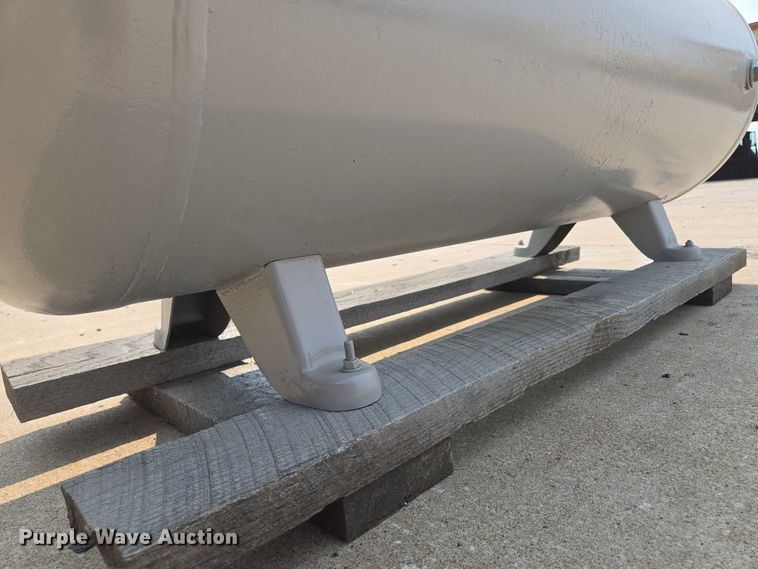 image for item EF1918 Curtis propane tank