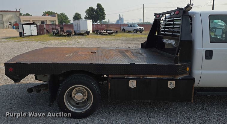 image for item EF1922 2014 Ford F450 Crew Cab flatbed truck