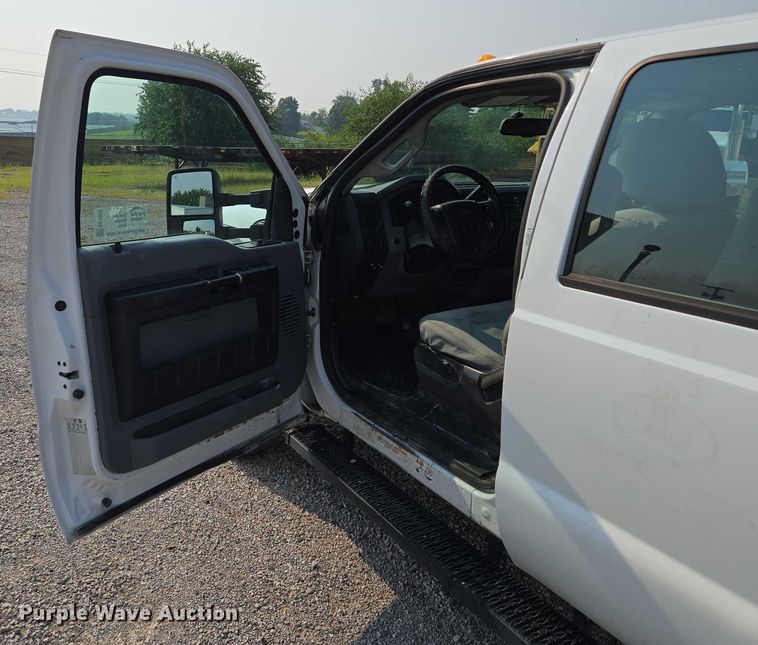 image for item EF1922 2014 Ford F450 Crew Cab flatbed truck