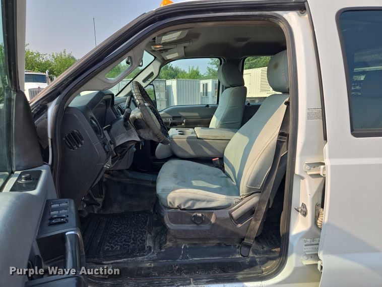 image for item EF1922 2014 Ford F450 Crew Cab flatbed truck