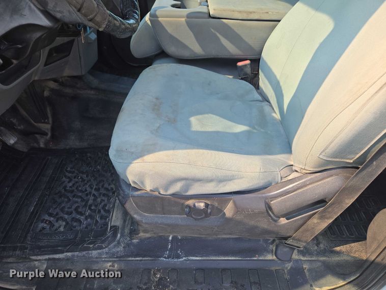 image for item EF1922 2014 Ford F450 Crew Cab flatbed truck