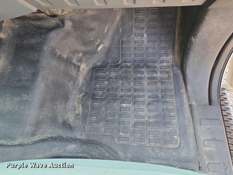 image for item EF1922 2014 Ford F450 Crew Cab flatbed truck