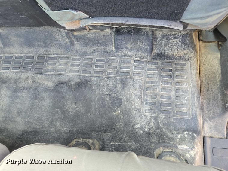 image for item EF1922 2014 Ford F450 Crew Cab flatbed truck