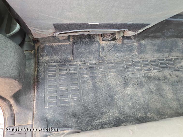 image for item EF1922 2014 Ford F450 Crew Cab flatbed truck