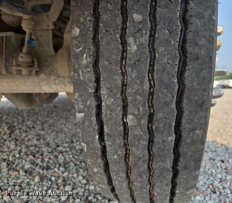 image for item EF1922 2014 Ford F450 Crew Cab flatbed truck