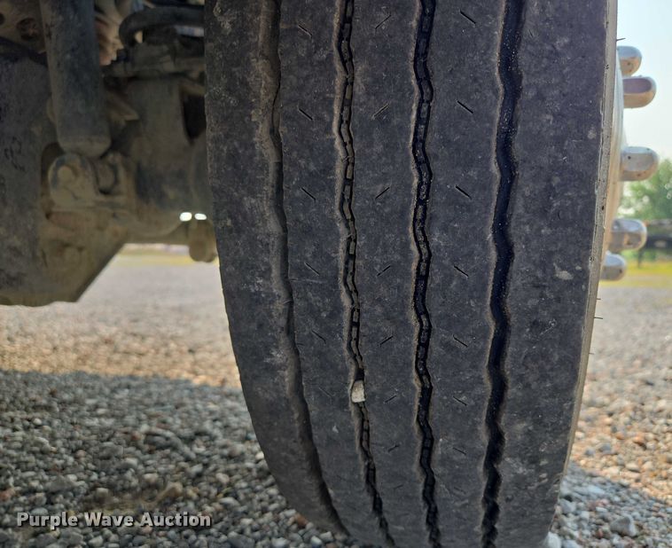 image for item EF1922 2014 Ford F450 Crew Cab flatbed truck