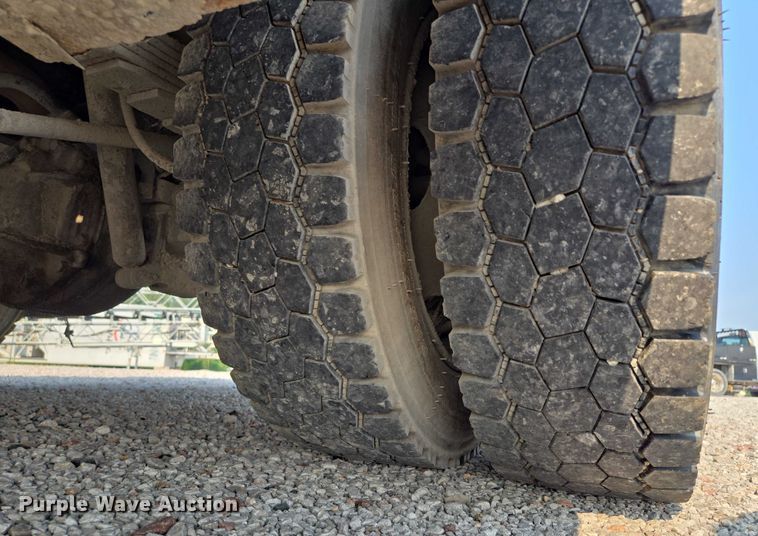 image for item EF1922 2014 Ford F450 Crew Cab flatbed truck