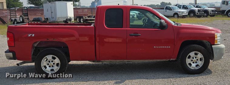 image for item EF1923 2013 Chevrolet Silverado 1500 Ext. Cab pickup truck