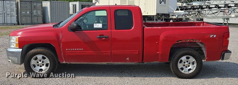image for item EF1923 2013 Chevrolet Silverado 1500 Ext. Cab pickup truck