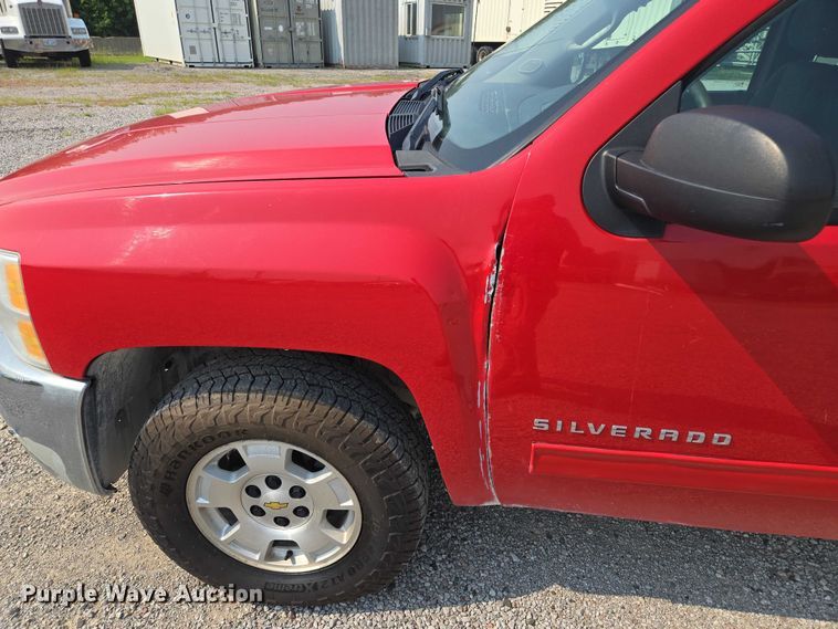image for item EF1923 2013 Chevrolet Silverado 1500 Ext. Cab pickup truck