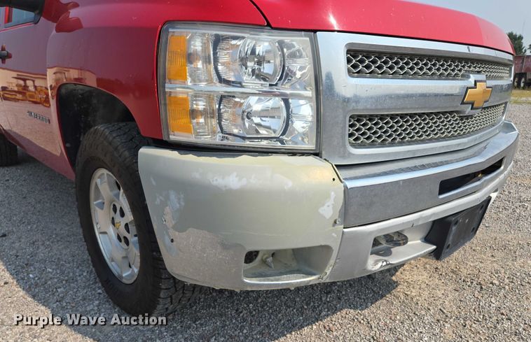 image for item EF1923 2013 Chevrolet Silverado 1500 Ext. Cab pickup truck