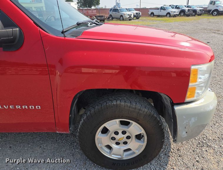 image for item EF1923 2013 Chevrolet Silverado 1500 Ext. Cab pickup truck