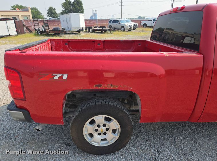 image for item EF1923 2013 Chevrolet Silverado 1500 Ext. Cab pickup truck