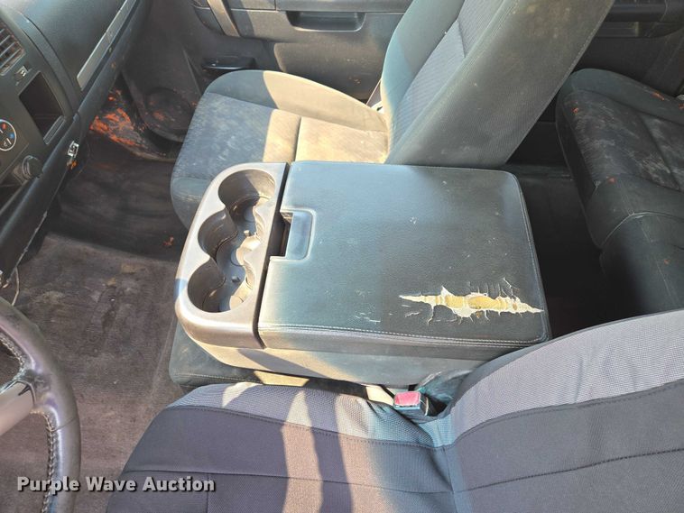 image for item EF1923 2013 Chevrolet Silverado 1500 Ext. Cab pickup truck