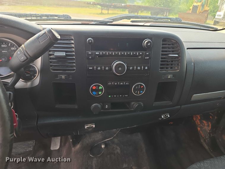 image for item EF1923 2013 Chevrolet Silverado 1500 Ext. Cab pickup truck