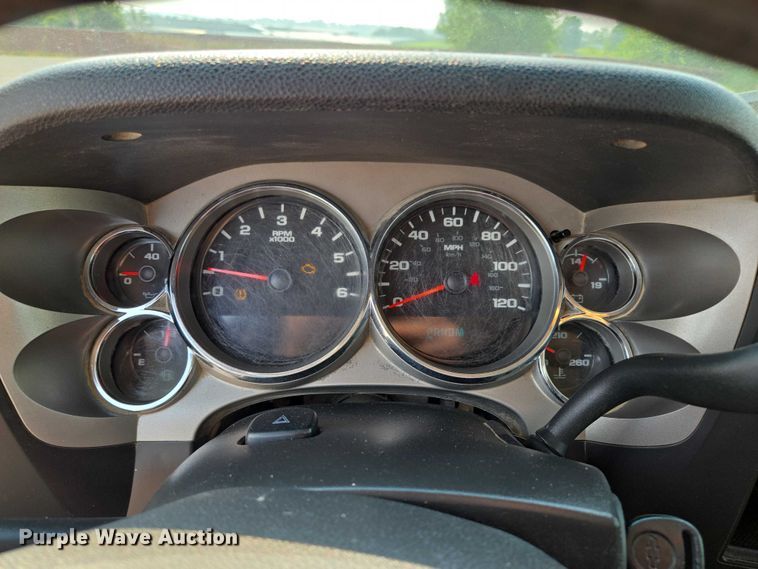 image for item EF1923 2013 Chevrolet Silverado 1500 Ext. Cab pickup truck