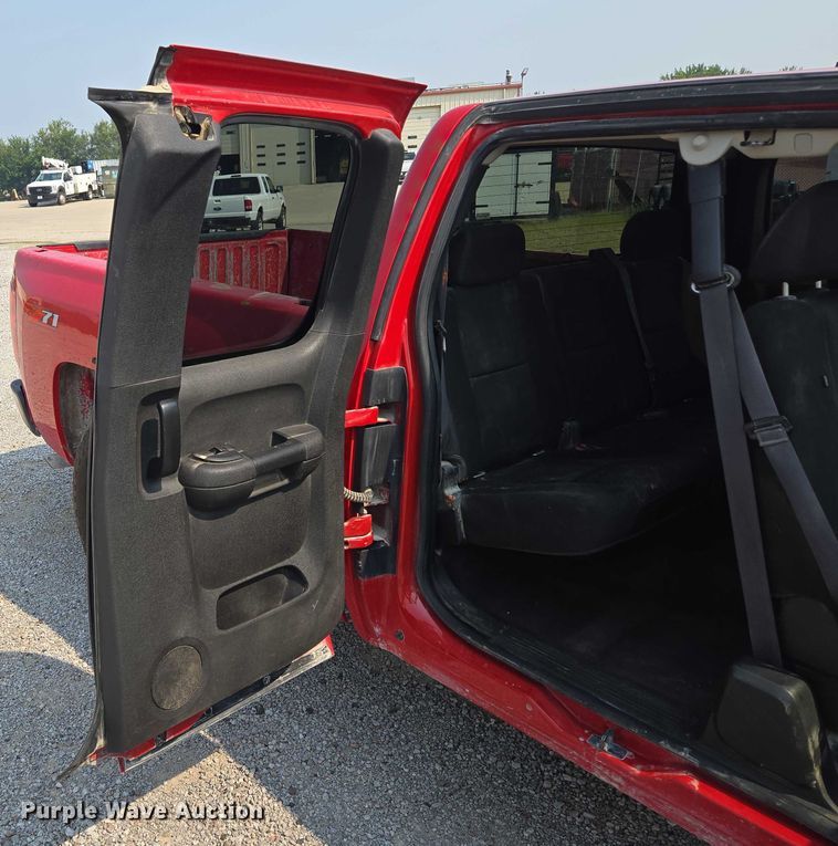 image for item EF1923 2013 Chevrolet Silverado 1500 Ext. Cab pickup truck