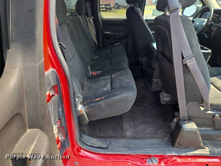 image for item EF1923 2013 Chevrolet Silverado 1500 Ext. Cab pickup truck