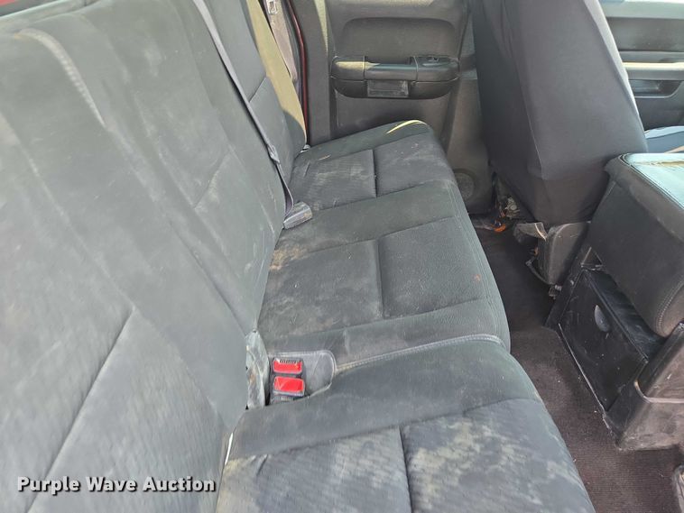 image for item EF1923 2013 Chevrolet Silverado 1500 Ext. Cab pickup truck