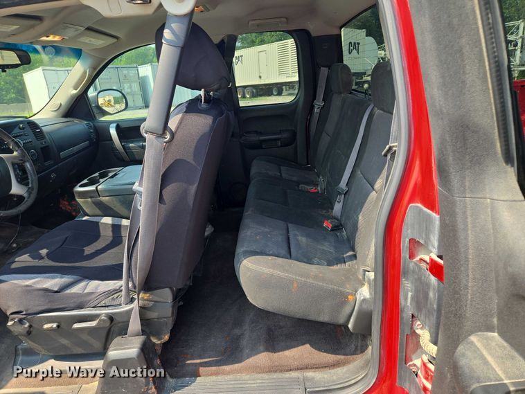 image for item EF1923 2013 Chevrolet Silverado 1500 Ext. Cab pickup truck