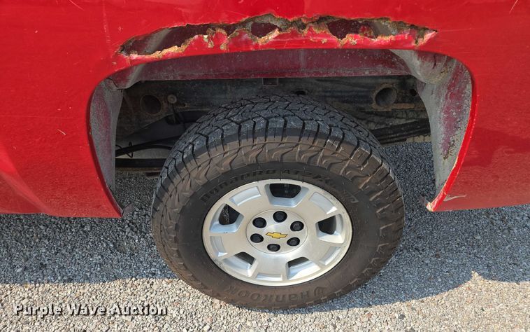 image for item EF1923 2013 Chevrolet Silverado 1500 Ext. Cab pickup truck