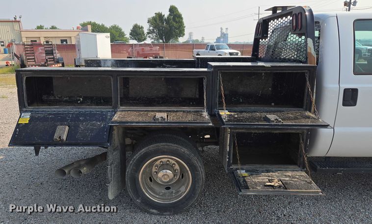 image for item EF1925 2016 Ford F450 Crew Cab flatbed truck