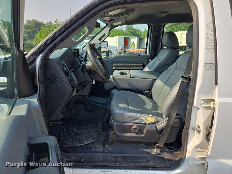 image for item EF1925 2016 Ford F450 Crew Cab flatbed truck