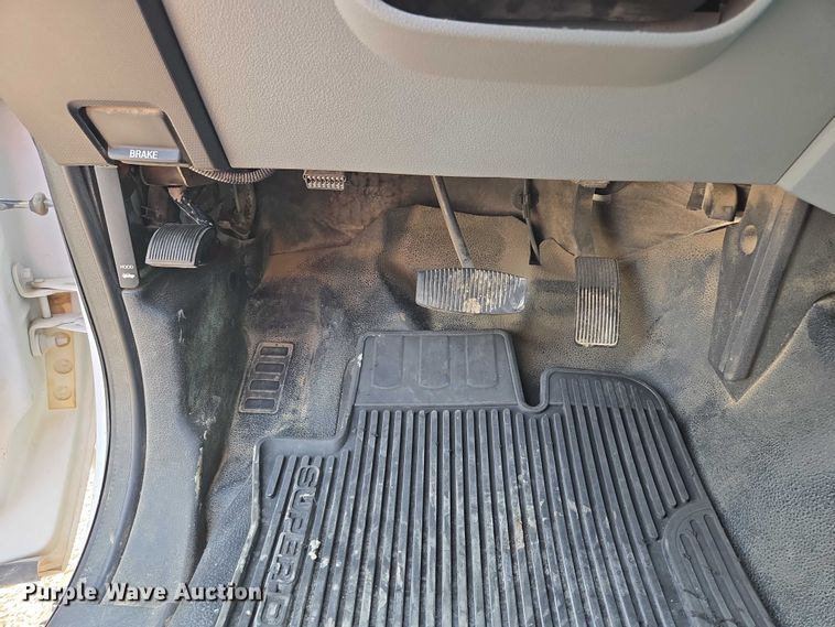 image for item EF1925 2016 Ford F450 Crew Cab flatbed truck