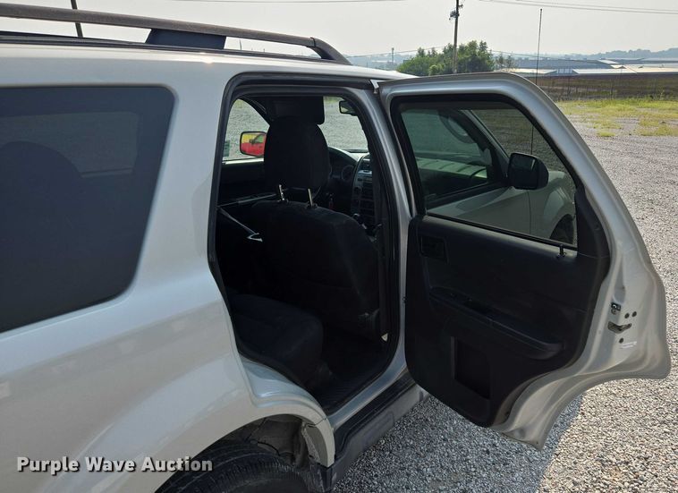 image for item EF1931 2009 Ford Escape SUV