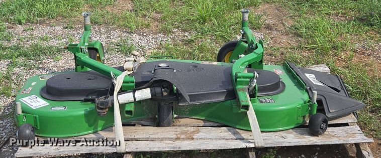 image for item EF1969 John Deere 7 Iron Pro 72 mower deck