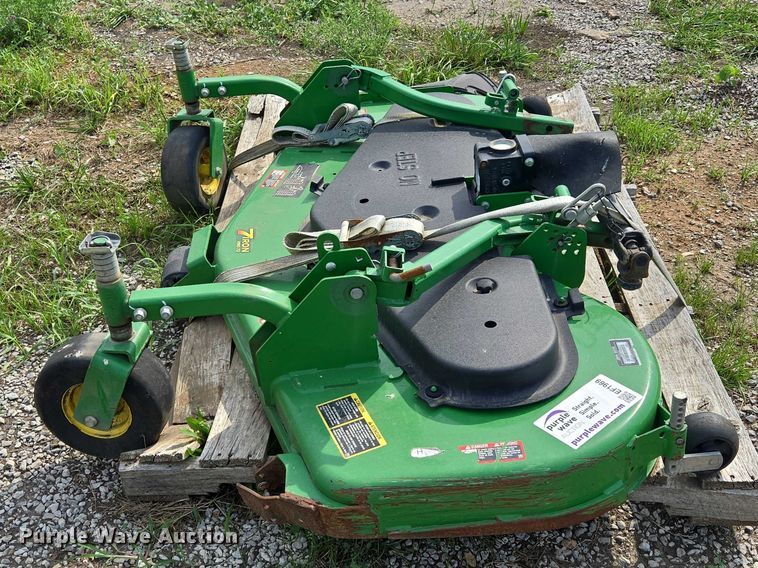 image for item EF1969 John Deere 7 Iron Pro 72 mower deck