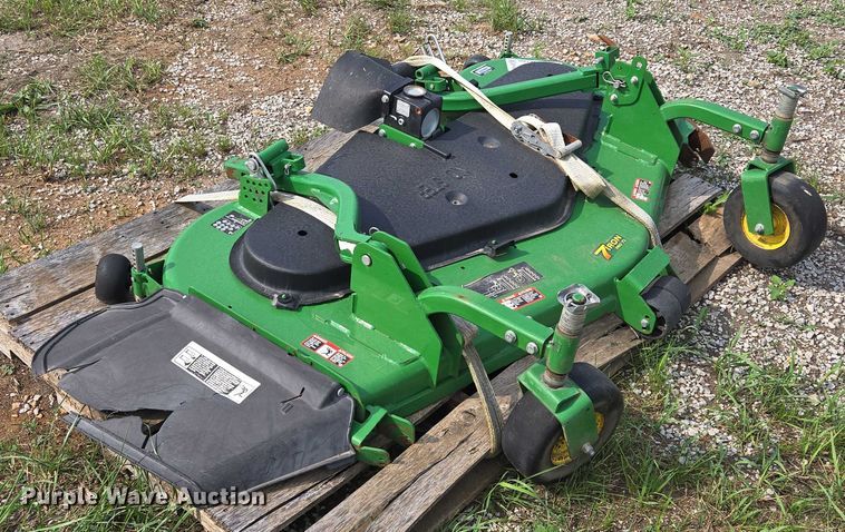 image for item EF1969 John Deere 7 Iron Pro 72 mower deck
