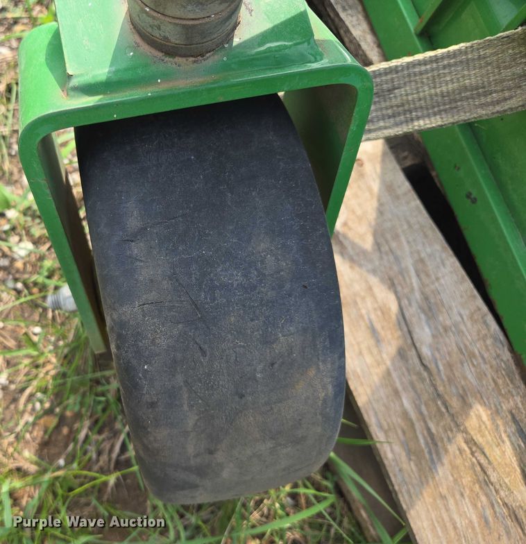 image for item EF1969 John Deere 7 Iron Pro 72 mower deck