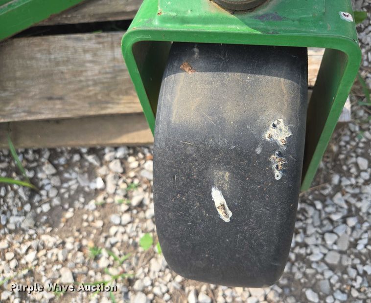 image for item EF1969 John Deere 7 Iron Pro 72 mower deck