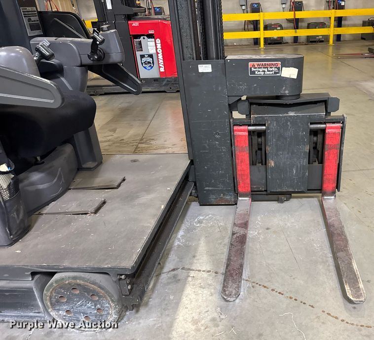 image for item EF1989 2007 Raymond SA-CSR30T order picker