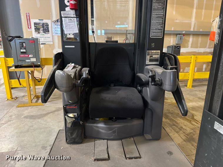 image for item EF1989 2007 Raymond SA-CSR30T order picker