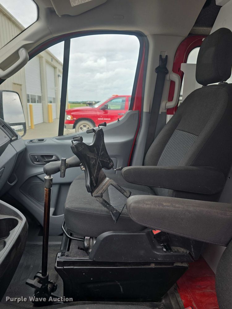 image for item EF3513 2017 Ford Transit 150 van