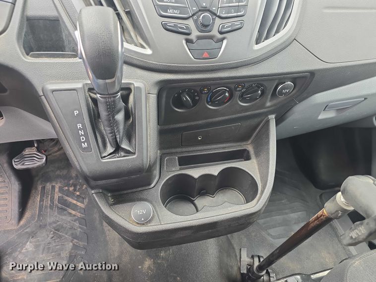 image for item EF3513 2017 Ford Transit 150 van