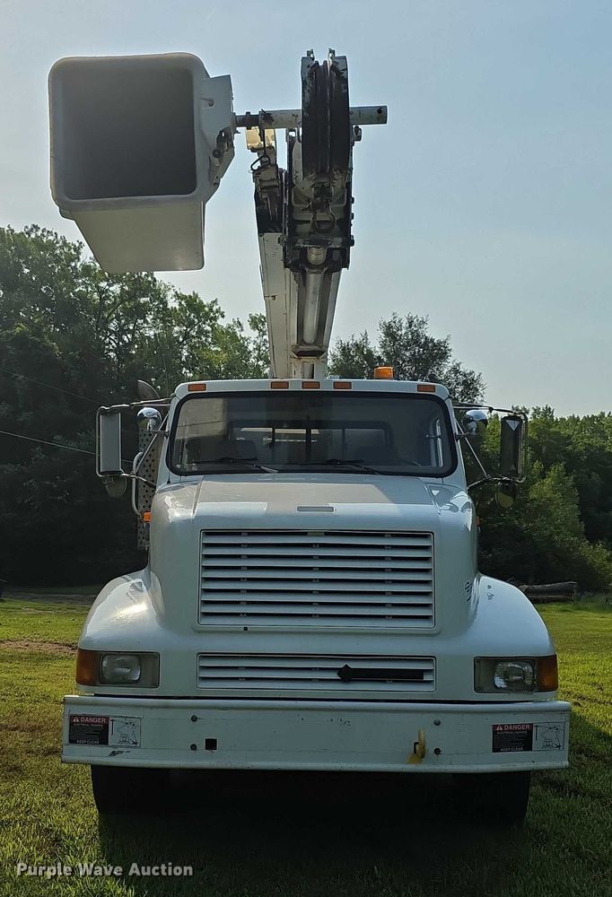 CAMIóN CON CANASTILLA 1999 INTERNATIONAL ALTEC