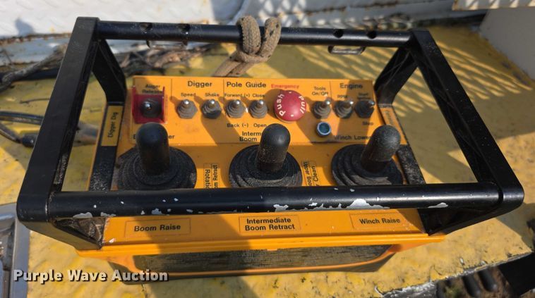 image for item EF3720 1999 International F2674 material handler truck