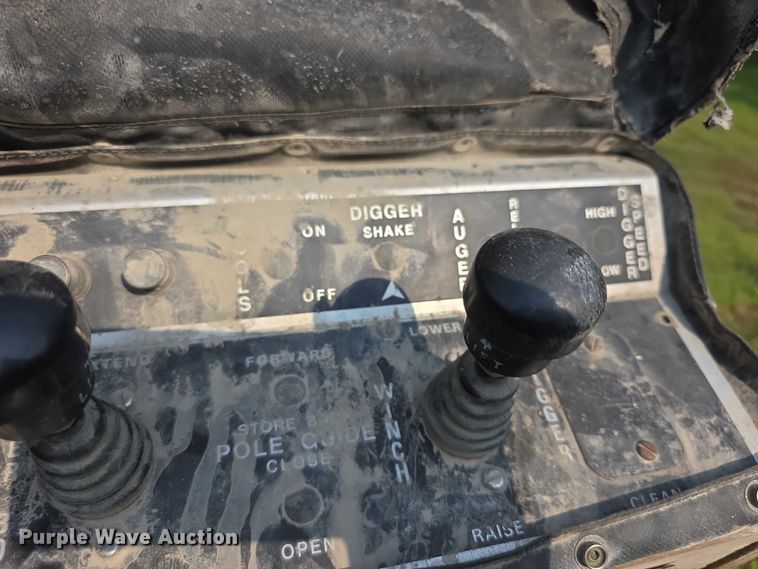 image for item EF3720 1999 International F2674 material handler truck